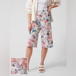 Athleta Savannah Bermuda Short Long Featherweight Knee Capri M White Floral